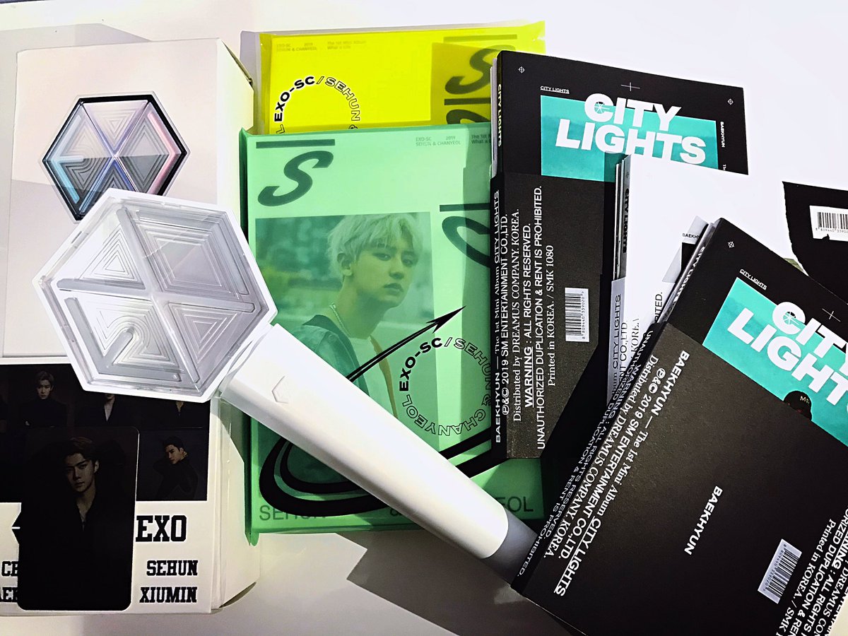 theloeyeolie614's tweet photo. Hello~~ Thank you so much @TheOasisPalace &amp; @yeolli0624 for helping me buy these! Love it!! ♥️♥️♥️♥️ I got sehun pc for both what a life and EXO fanlight 😂😂 thanksss for the freebies too!!! https://t.co/Ame6NhttBr