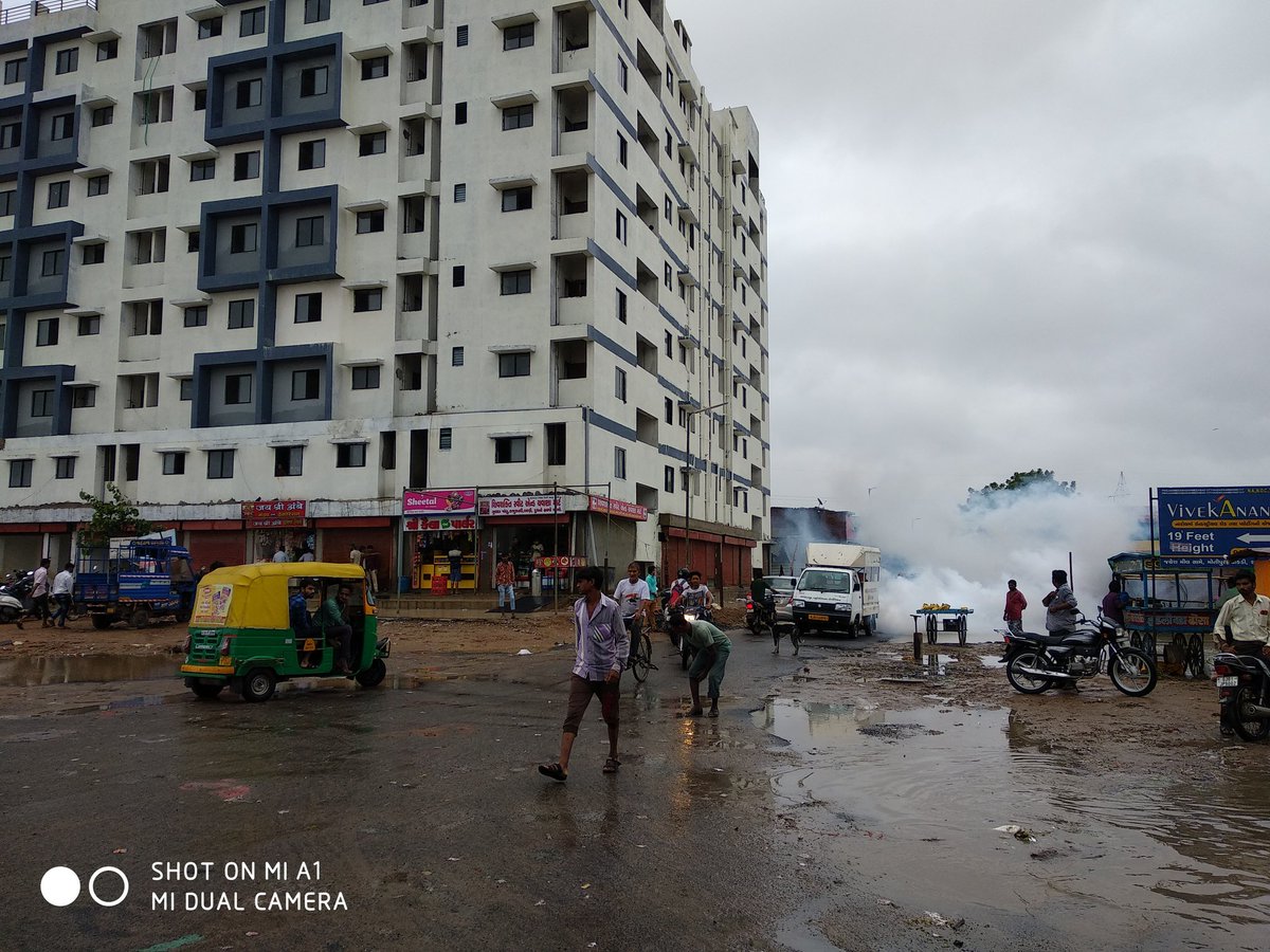 Prashan28933125's tweet photo. Fogging activity at Rangoli Nagar area, Health Malaria Department, Lambha https://t.co/Vseel4Kusj