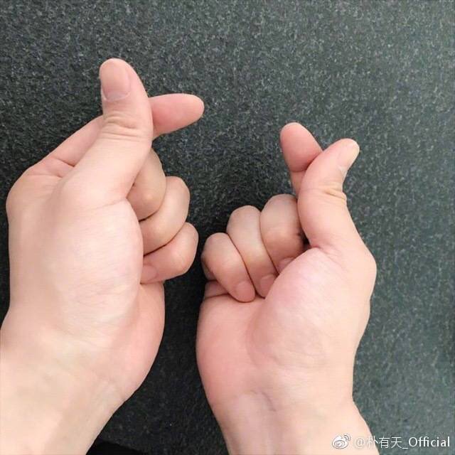 Smiley6004's tweet photo. 💜❤💙💚ハートの日💜❤💙💚
#ユチョン🌻#朴裕千
#박유천 #yuchun #大切な人
#AlwaysbesideofYU
#Smiley6002 #健康と幸せ 🐩
#ハートの日 https://t.co/5z7cdag391
