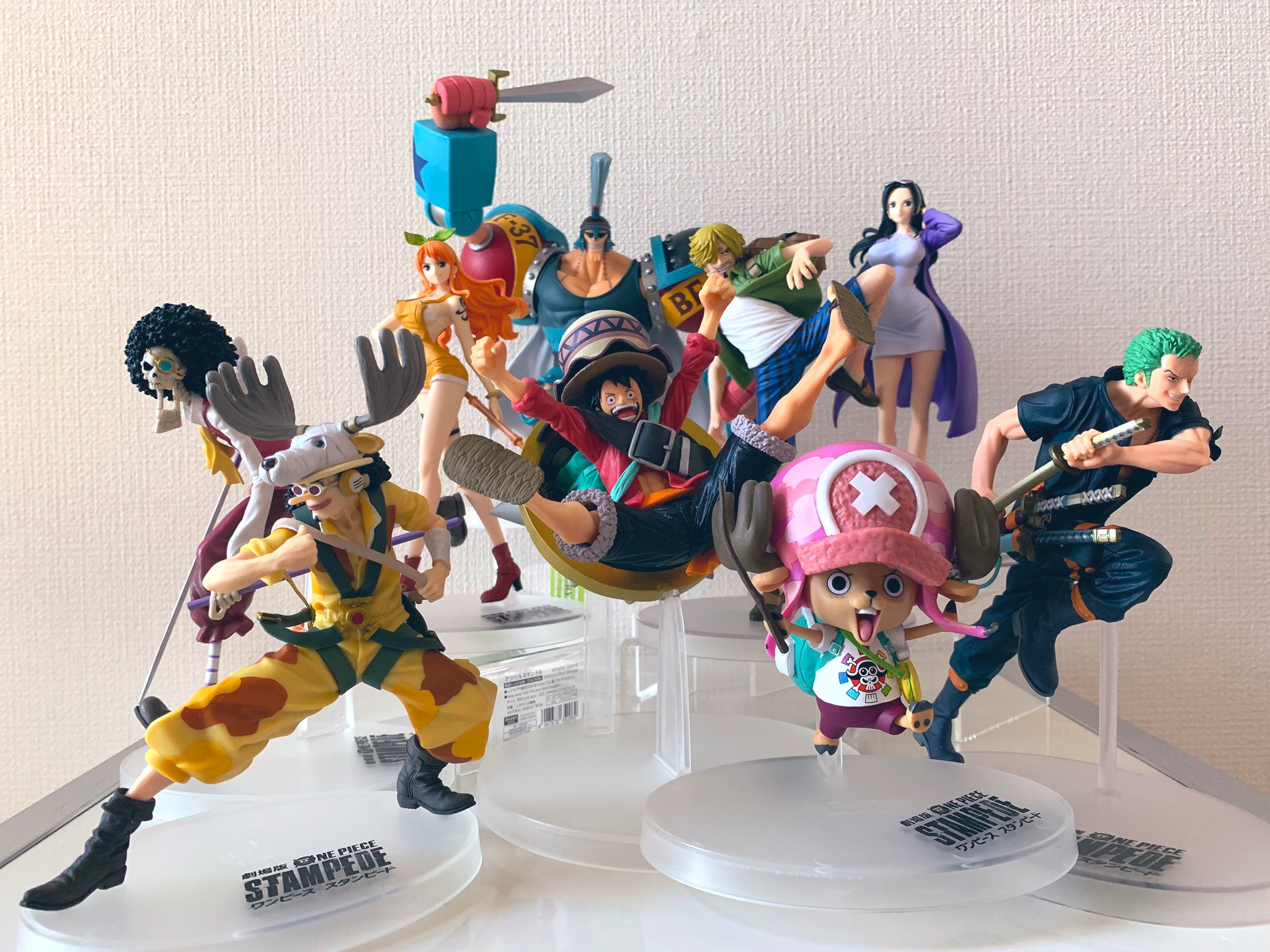 ｱｵｯｷ 笑 En Twitter 1番くじワンピース One Piece All Star スタンピードの冒険服での一味が早くもフィギュア化 大はしゃぎするルフィを中心に各々の個性を活かしつつ 海賊万博の楽しさや賑やかな雰囲気 冒険のワクワク感が伝わってきます ワンピースフィギュア