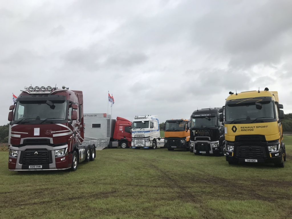 neullaDemo's tweet photo. All set up at Convoy in the Park... hope the weather isn’t to bad 😬
@RenaultTrucksUK #40yr #THigh @ConvoyTruckShow #Racingsport https://t.co/WdoRWooSXv