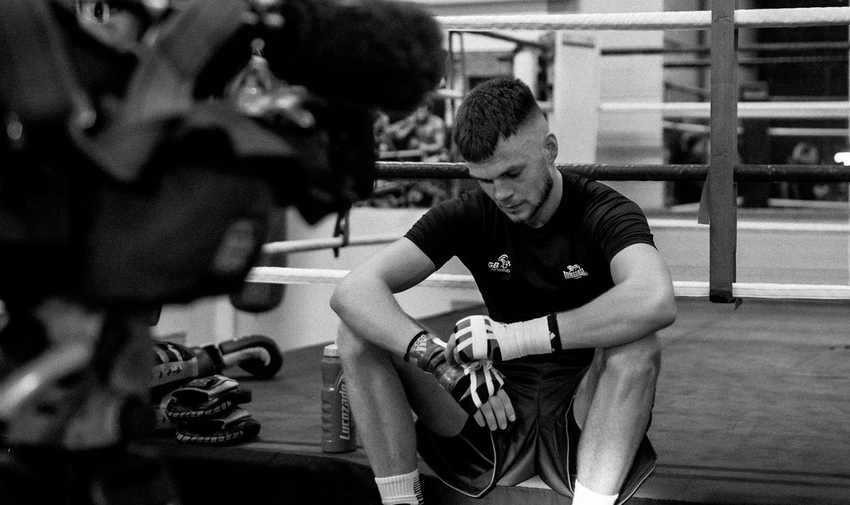 LewisJRich's tweet photo. Winners don’t quit, quitters don’t win.
.
.
Been a tough but positive week in the office, this boxing game isn’t made for everyone. Off to Scotland next week for a multi-nations sparring camp🥊🇬🇧
.
.
#DatumGroup
#MaldonDemolition
#HighwoodsHealthClinic
#Baccus
#JakFinchHair https://t.co/GogMY2ztyQ