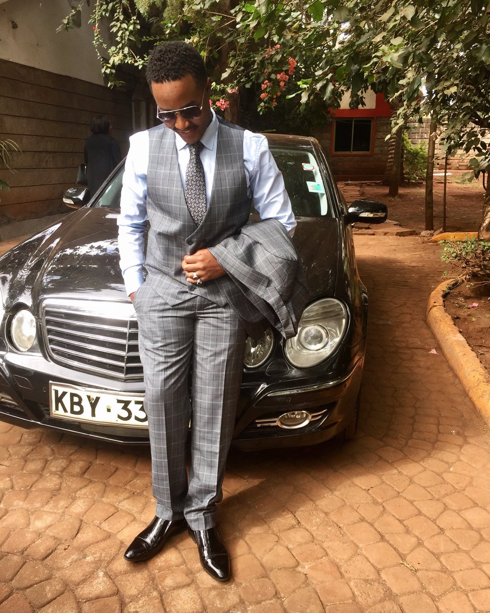 ian_smeezy's tweet photo. If this ain’t a boss look i dnt know what is 😛.. i wanna wish y’all a happy weekend y’all enjoy 😉 and just a reminder go watch my new video link on bio 
https://t.co/tCAhwSHRYO
#balllikeaboss #Boss #BOSSY #Smart_gang #Turn_up_squad https://t.co/4DlscjPGK2