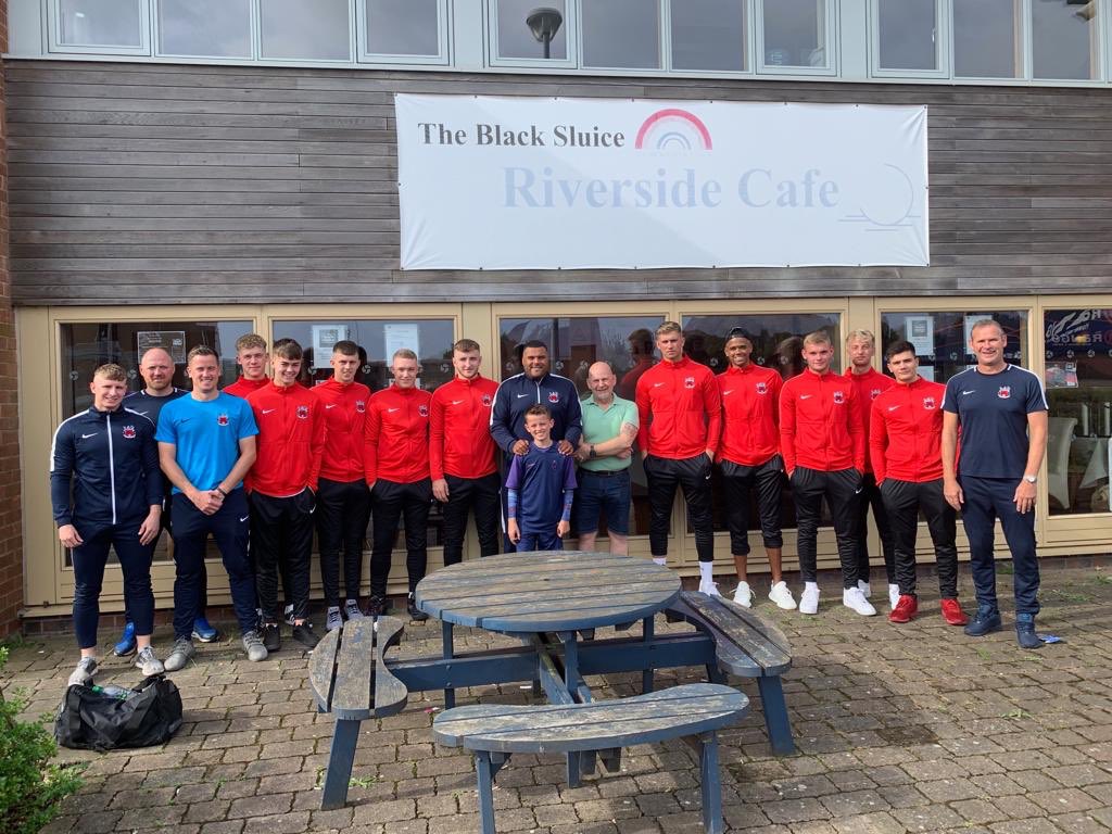 ⚔️ The Knights are ready! 

The boys are ready and set for our FA CUP #EmiratesFACup  Game today with a trip to <a href="/gorlestonfc/">Gorleston Football Club</a>  special thanks to <a href="/kevpnewman/">Kev Newman</a> and the hospitality of The black sluice Riverside Cafe

#Uptheknights #Riversidecafe #FACUP