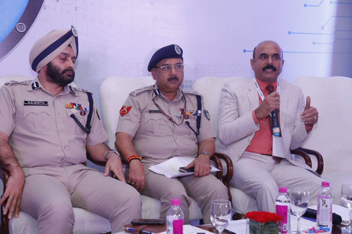 RajArorajp's tweet photo. It was a pleasure to be a part of panel discussion on Border security during Secure India Conclave https://t.co/qlArlmZjor