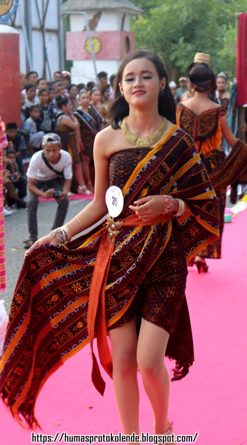 SetdaEnde's tweet photo. LOMBA FLORES ETHNIC FASHION DI LAPANGAN PANCASILA KABUPATEN ENDE,KAMIS,08 AGUSTUS 2019 (https://t.co/Lh5j4iBmla) https://t.co/SQG8adBuVO