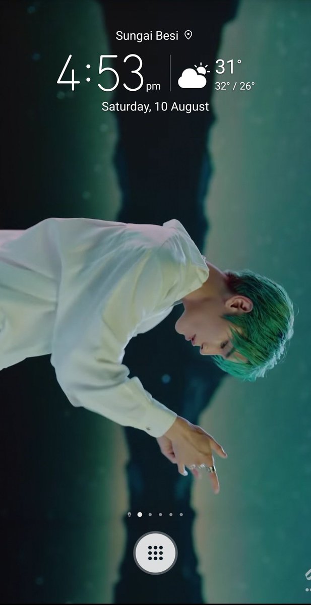 nadirarah's tweet photo. I like that most music videos of @NCTsmtown are so aesthetic I literally can screenshot every seconds of it and set it as my wallpaper. #longflight_ty https://t.co/3J62RZHsDW