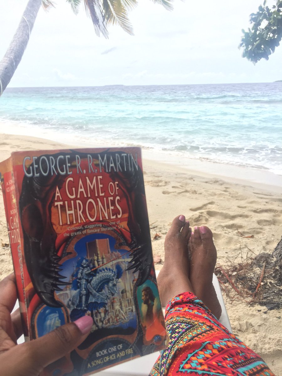 AishathAzfa's tweet photo. After years and years of avoiding this, I have finally succumbed to George RR Martin #EidRead https://t.co/cBr34Lq735