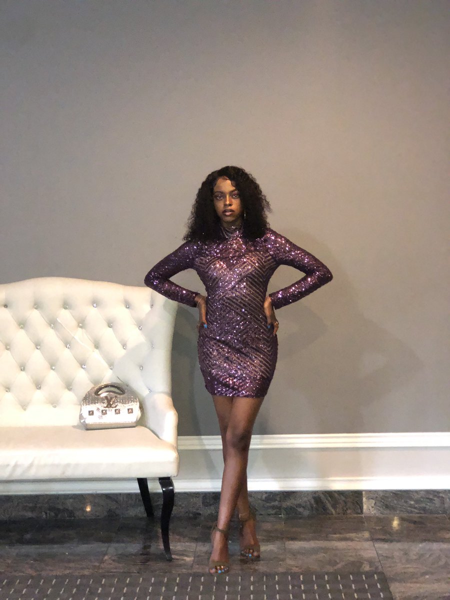 sargierhonel5's tweet photo. Skin so Brown 🍫 Lips so Round 💋
#BrownSkinGirl 😘
#beyonce #rihanna #tyrabanks #jayz #drake #elitemodelmanagement #fordmodels #imgmodels #modelscount #newyorkmodels #wilhelminamodels #womenmanagement #photography #model #repost #unsignedartist #viral #explore #like #trending https://t.co/ep0kAeUH8I
