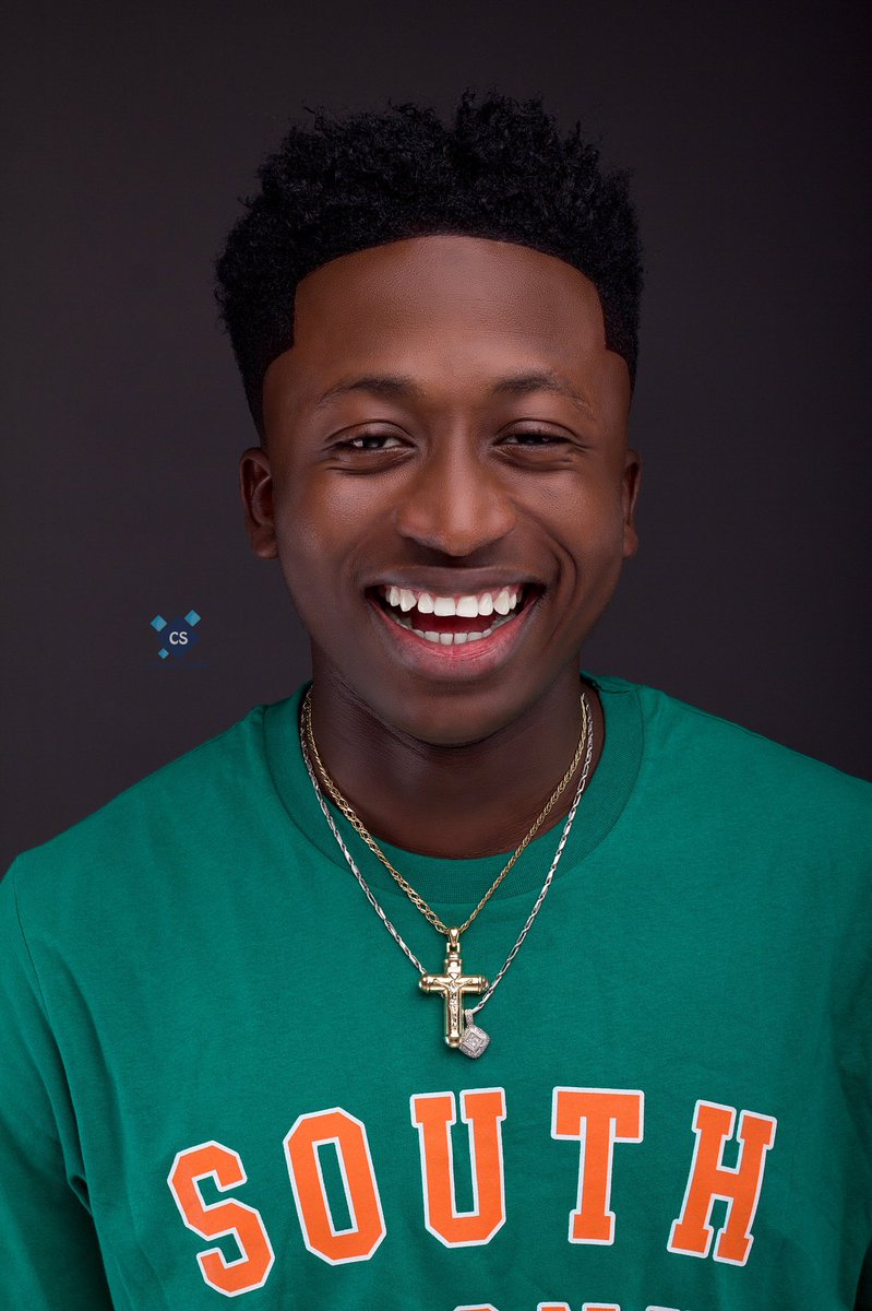 skeryzee_'s tweet photo. Circumstances don’t determine my mood, I chose happiness from birth and so shall it be 😁 #ZEEVIBE

@czarsneakers 
@HustleBrainz https://t.co/Q4plaKJtyL