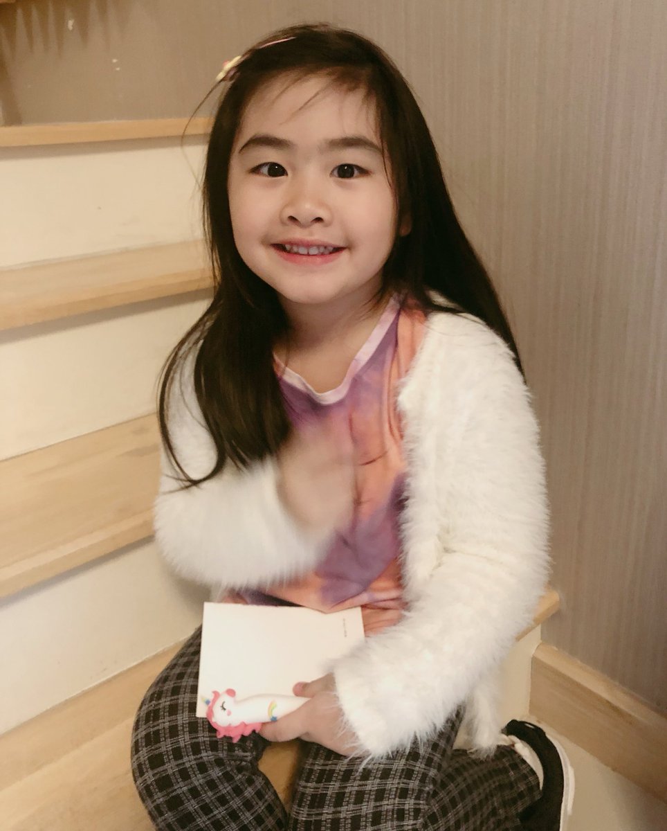 belleinsmile's tweet photo. ในส่วนของท่าโพสแต่ละท่านั้น

#ชูใจ https://t.co/DURNaj4aJr