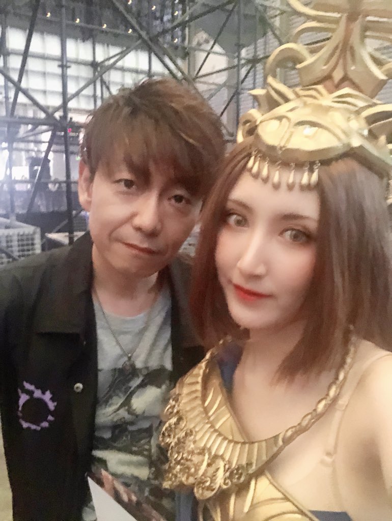 cydxs_'s tweet photo. #FinalFantasyXIV
Fanfest 2019 in SHANGHAI

#Lakshimi // me
costume made by @Aaaasui 

拿到了吉田选中的优秀奖！！！
吉田和祖坚桑都给我签名了还拍了合照！！
超幸福的一天😭😭😭

@FF_XIV_EN https://t.co/Azlkohnjex