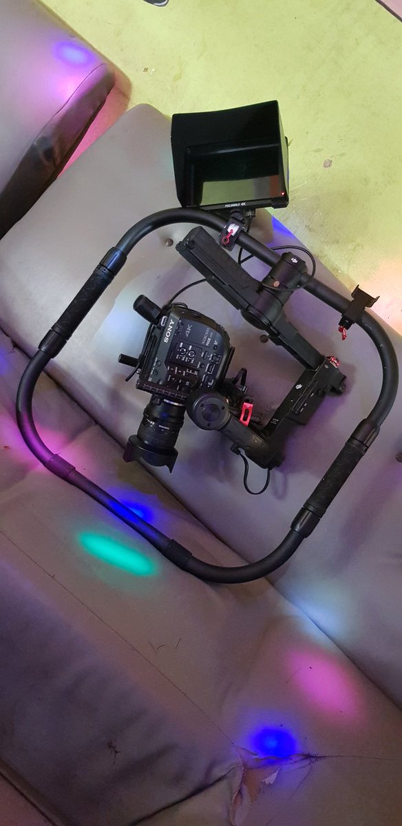 MbengMbeng's tweet image. On set for @Tchkapstudio shooting for Cinom! With Zeus and SoulCrier! Sony #fs5 and #DJI Ronin Mx