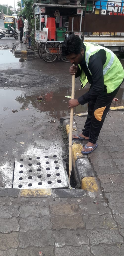 jigardave4's tweet photo. After break from rain we r back to concentrate on bhaipura ward #CATCHPITS hatkeshwer, gopalnagar, ctm road
SOLID WASTE MANAGEMENT
AMC
@vnehra @ibijalpatel @AmdavadAMC @narendramodi @AmcThakkar @AmdavadAMC @pappupanchatiyo @ABPNews @Zee24Kalak @ZeeNews @tejas_b1 @DyMC_EZ https://t.co/Szj7WhgAOz