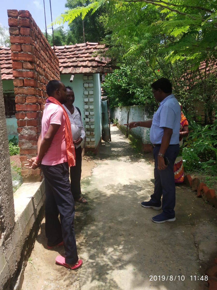 bpopotka's tweet photo. Verification of pmay in kuldiha panchayat. Directed all to complete their pmay https://t.co/HkdG0HEu9Q