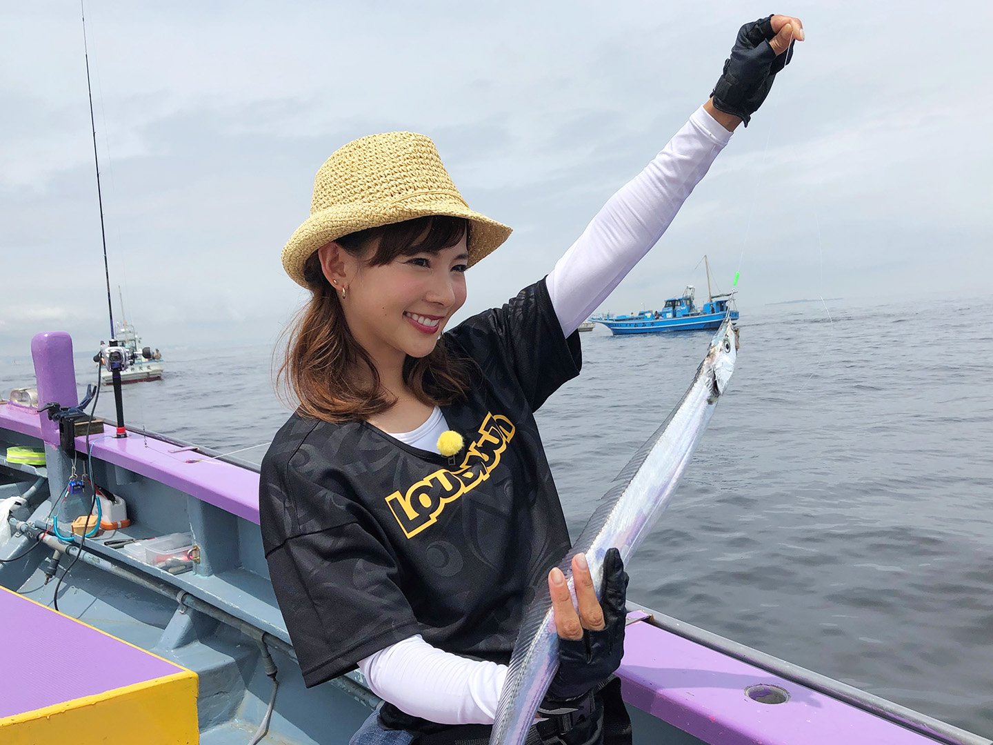 Twitter 上的 釣りビジョン 釣りの魅力にどっぷり ハマッてしまった 阪本智子 が 竿頭を目指し大奮闘 今回は 東京湾 真夏の タチウオ釣り 目指せ 竿頭 1 2 放送は 8月17日土曜21時から 釣りビジョン 釣り フィッシング Fishing 釣りビジョン