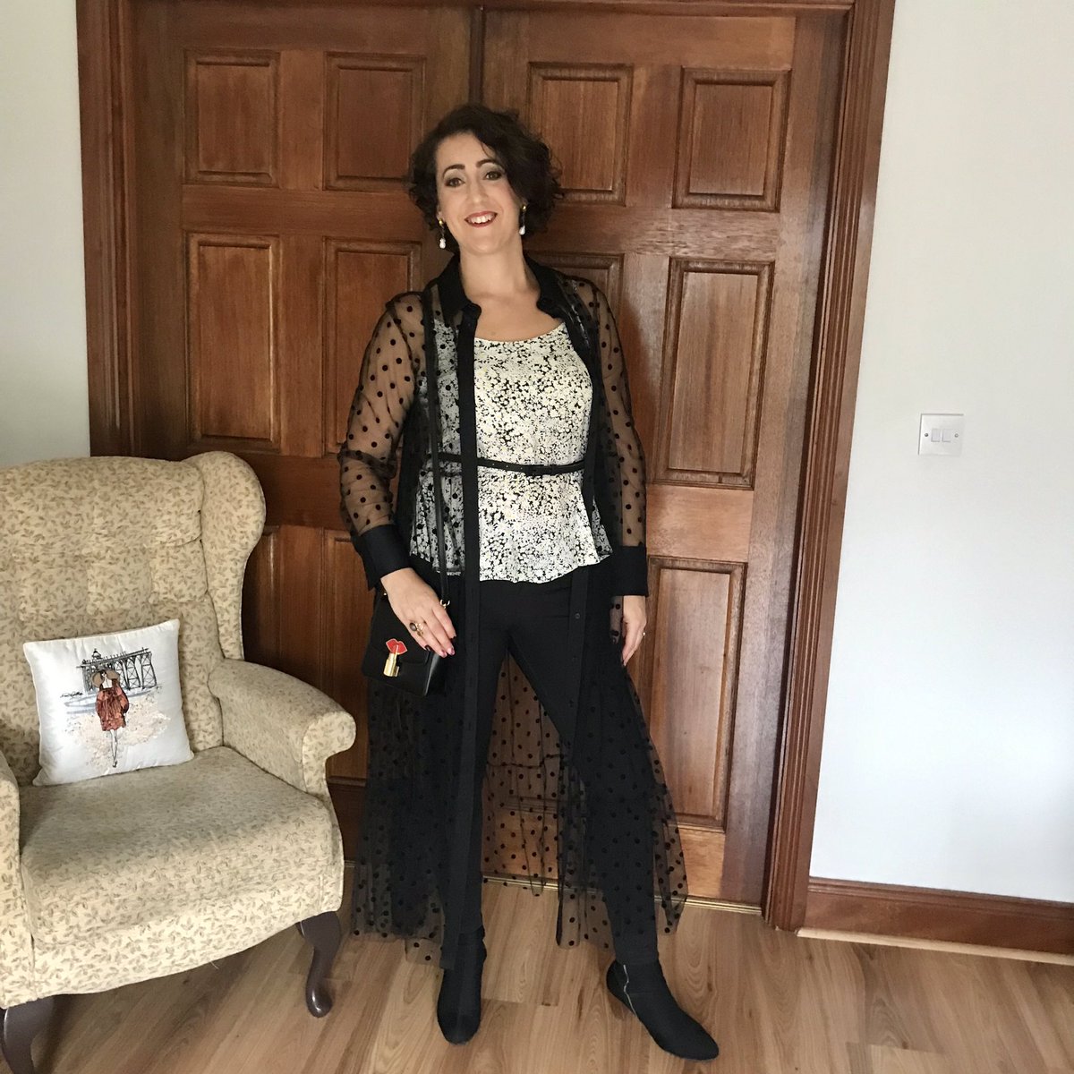 Last night I shopped my wardrobe &amp; created an outfit combo I hadn’t worn before. I felt great in it 💃🏻 Love love love getting lots of wear from my clothes &amp; styling with different accessories 🥰 In #Carlow Shopping Centre today with my accessories until 5.30. Pop in and say hi 🤗