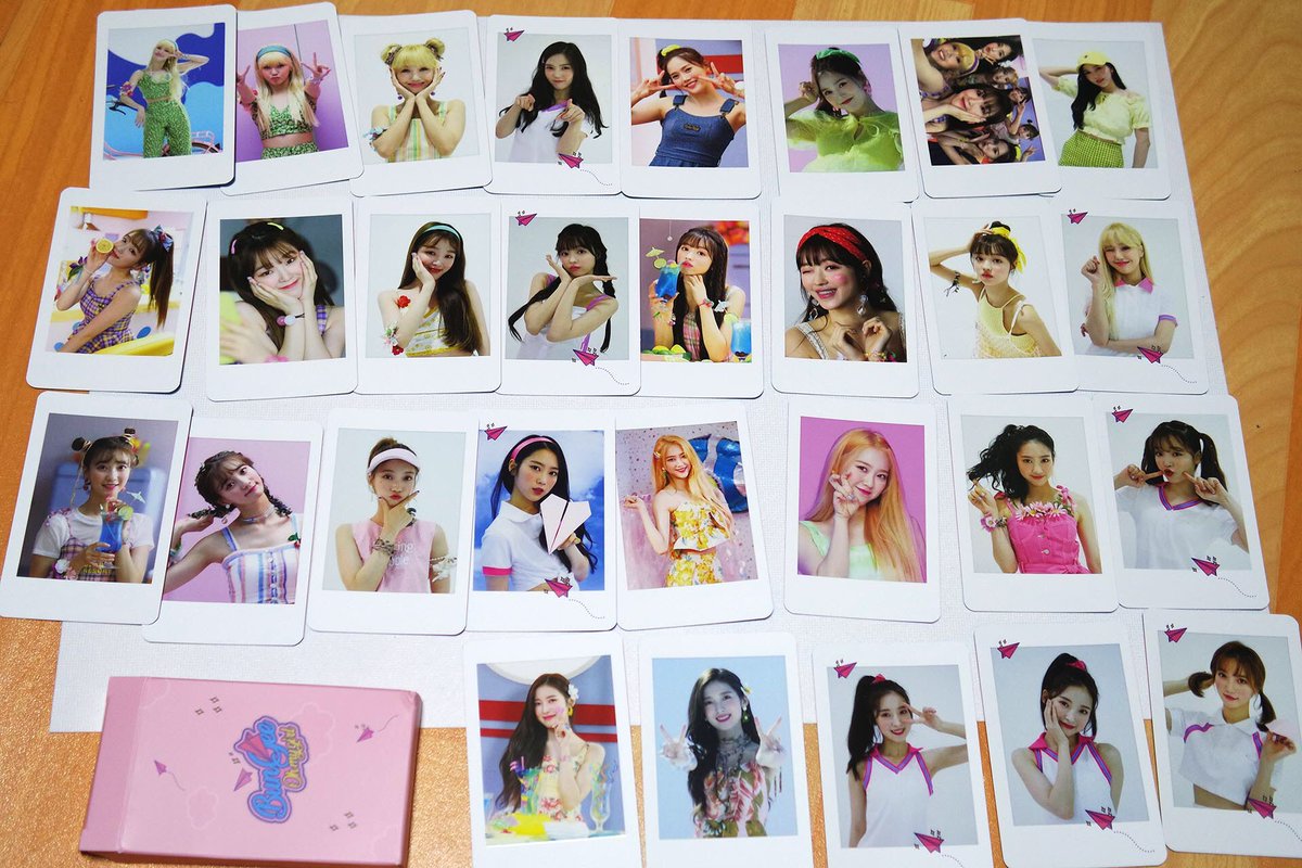 milkywaynmb's tweet photo. 컨셉스토어에서는 유아 아크릴 스탠드랑 폴로라이드 포카 구입. 3만원 넘겼다고 받은 랜덤포카는 캔디리더!
아크릴 스탠드는 조립후에, 팬미팅때 산 아린이 아크릴 스탠드랑 같이 한 컷!😄
#오마이걸 #OYMYGIRL #BUNGEE #FallInLove https://t.co/1mOoWOJXeo