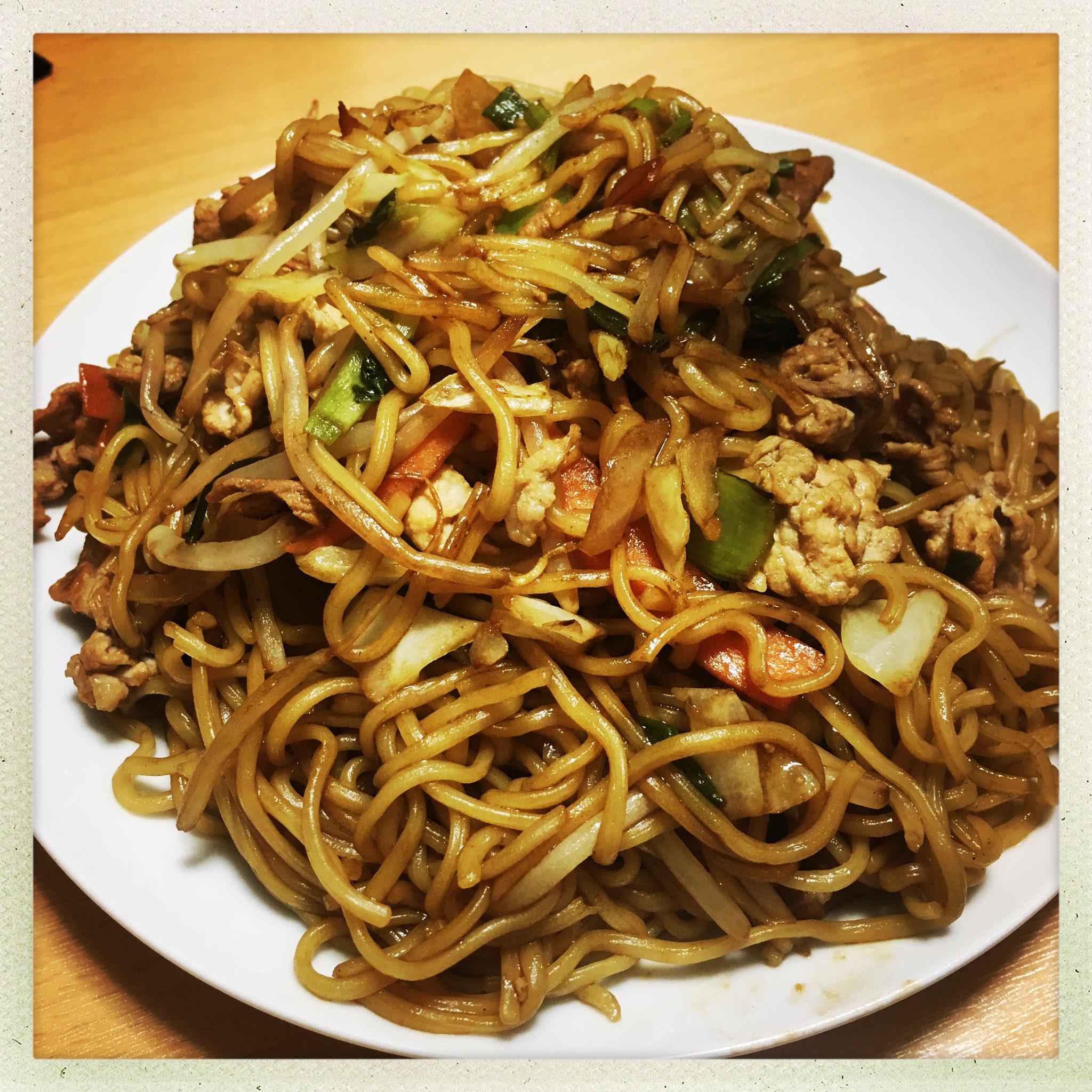 岩佐俊宏 本日のお献立 久しぶりにご飯炊いて晩ご飯 ふっくら塩鮭にかつぶしもりもりの冷や奴 そして何よりほかほか炊きたてごはんがおいしい もちろんお米は北海道米 モヨロ商會 モヨロ食堂 モヨロ新時代 晩ごはん しゃけ 豆腐 鮭