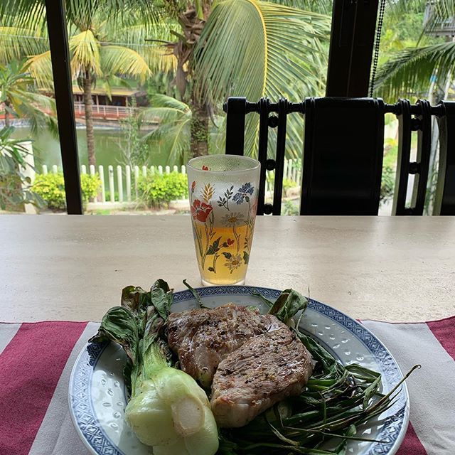 UWCTLibrary's tweet photo. 1st #homecooked meal at the new place. #settledin #theviewwilldo https://t.co/oYYJ9lL0ef https://t.co/IGKqBIJb3w