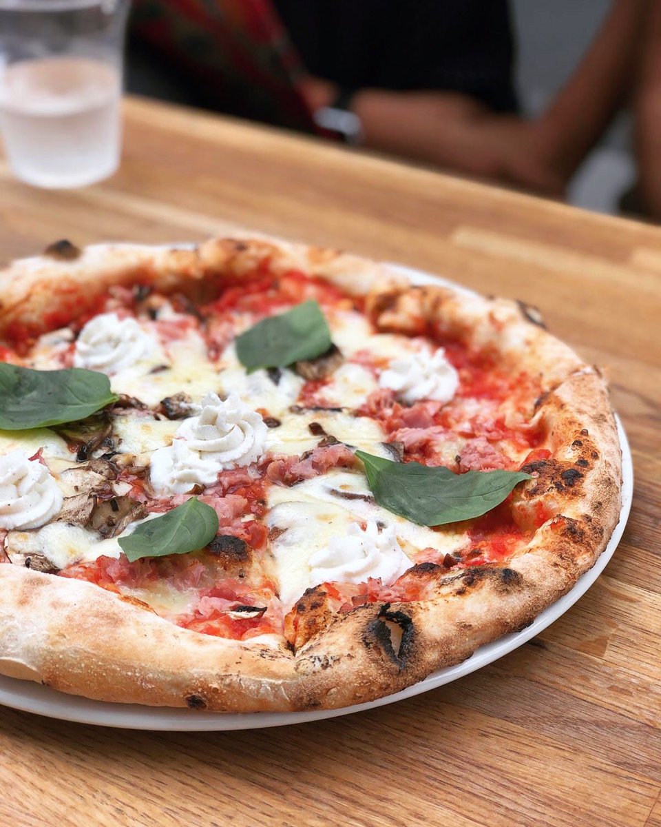 Bricktop Pizza (@bricktoppizza) on Twitter photo 🍕 AWESOME SATURDAY 🔥
❤️ Allez, ce midi, tu fais du bon <a href="/NetflixFR/">Netflix France</a> and chill et tu te commandes une petite #6 😍
#PizzaDuTurfu #Pizzanisme 🍕 AWESOME SATURDAY 🔥
❤️ Allez, ce midi, tu fais du bon <a href="/NetflixFR/">Netflix France</a> and chill et tu te commandes une petite #6 😍
#PizzaDuTurfu #Pizzanisme