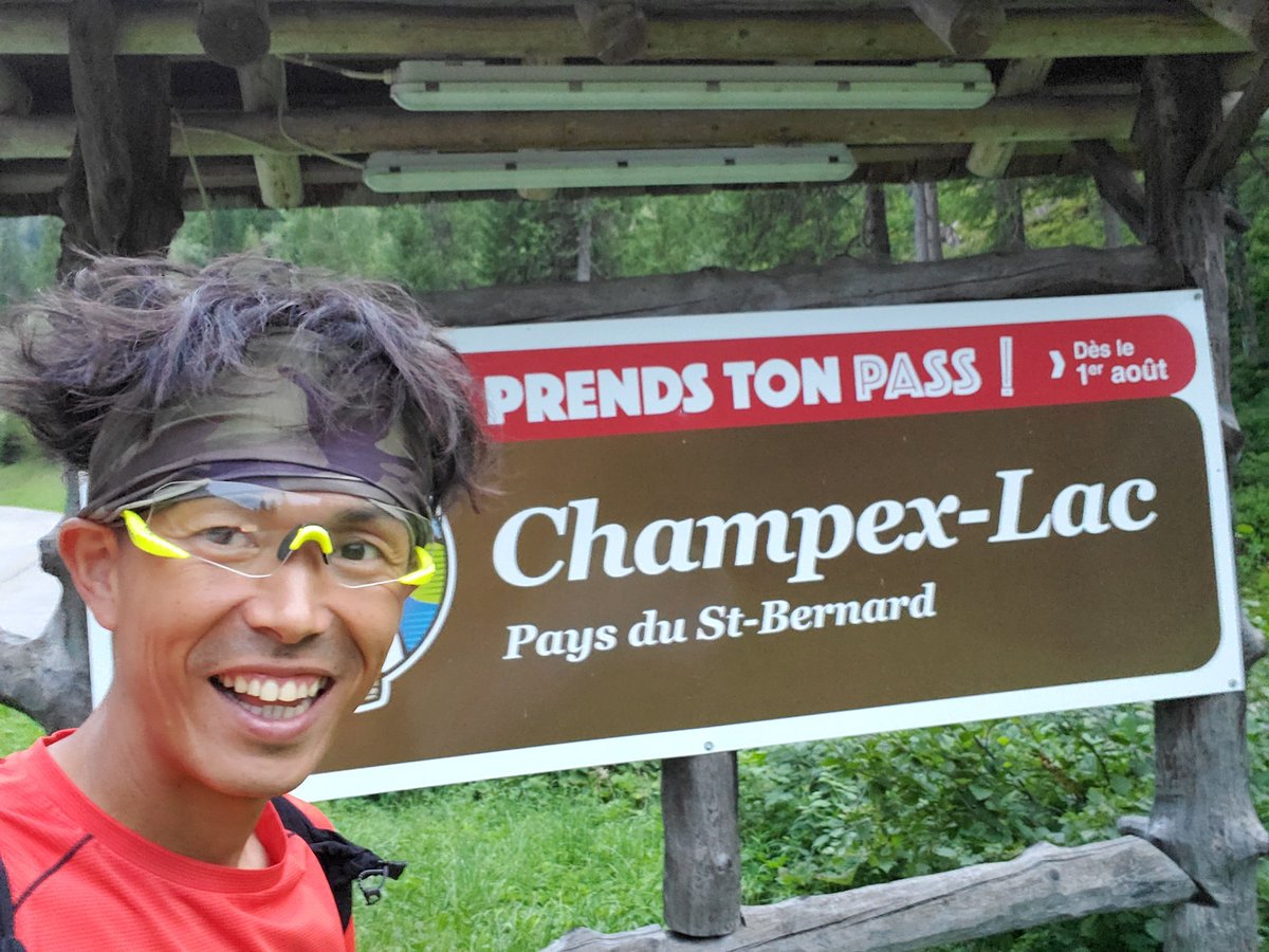 matunagahiroaki's tweet photo. ナイトラン7時間。ChampexからChamonix。50km、2500m±。逝く人に想いを向けた。ありがとうそしてさようなら。
Night running 7hrs. From Champex to Chamonix. Sending gratitude to who is passing away.
#トレイルランニング #trailrunning #utmbccc #utmb #松永紘明 #hiroakimatsunga https://t.co/JqePdxSWfK