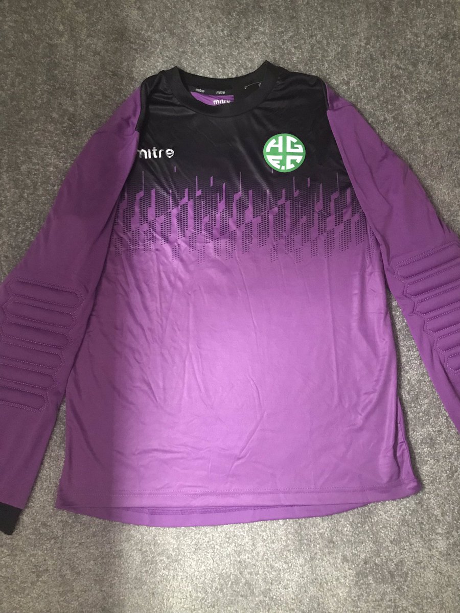 New kit, new season... let’s do this! #HolmerGreenLadiesFC #HGLFC #thisgirlcan #womeninfootball <a href="/cheshamutdlfc/">Chesham United FC Women</a>