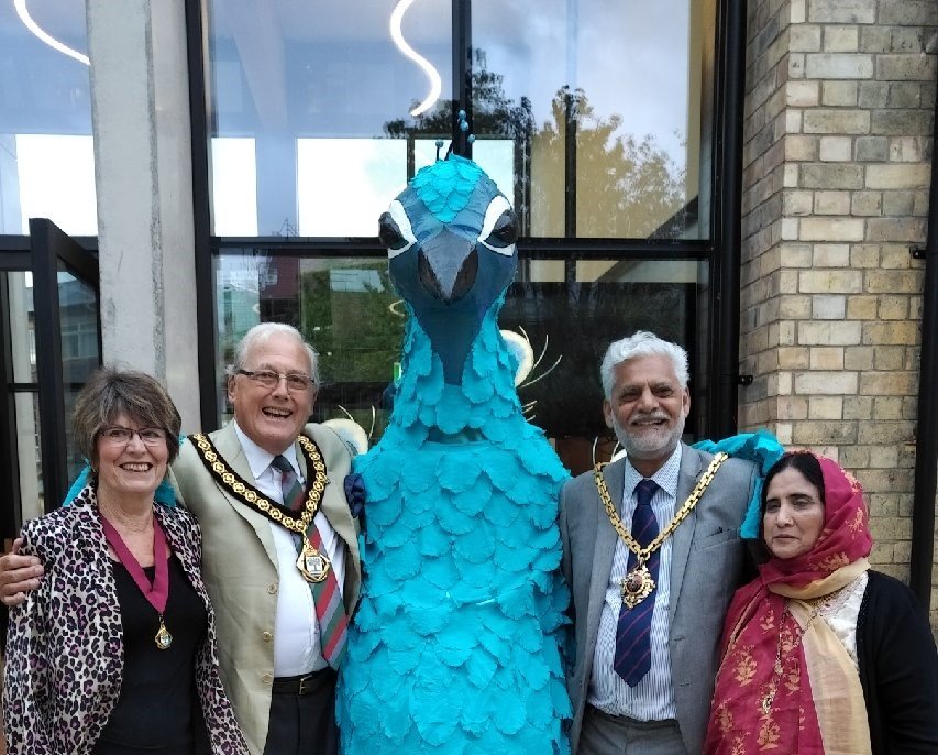 ChairWorcscc's tweet photo. Very pleased to attend the launch of @WorcFestival
last night with @WorcesterMayor - 17 days of events, activities & fun for everyone across the city & beyond - details: https://t.co/DqBdhpfiDK - there was even time for a picture with festival mascot Percy Peacock! #PercyPics https://t.co/zKct55PdtW