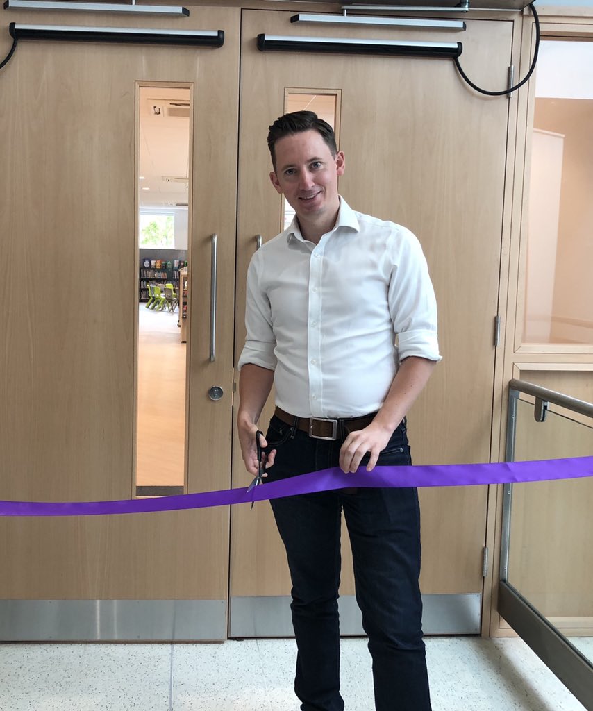 yourcroydon's tweet photo. Residents have been welcomed back into #Selsdon Library with new books, faster IT and a more flexible space. It’s the first of our 13 libraries to be refurbished @oliverjlewis @CroydonLibs #LoveLibraries https://t.co/Ht4VuZMLLX