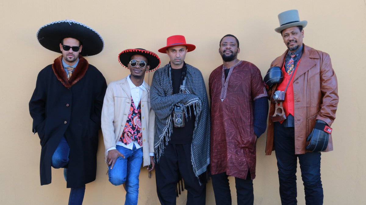 ArtsAliveJoburg's tweet photo. Not 1, not 2... but 7 former winners of the #StandardBankYoungArtistAwardInJazz performing at #JazzOnTheLake2019: #TuneRecreationCommittee!
#MandlaMlangeni #AfrikaMkhize #MarkFransman #RezaKhota #NicholasWilliams #ClementBenny #TlaleMakhene
#ArtsAlive2019
๐ท Ignatius Mokone https://t.co/uhQHQSEnDe