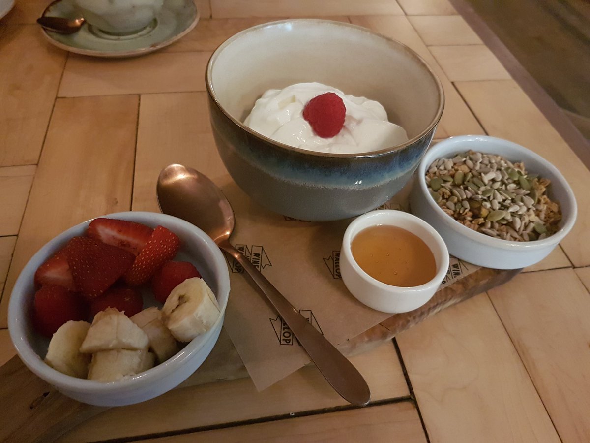 VickyGuttormsen's tweet photo. Just had an amazing breakfast @wineandwallop Open from 9 for breakfast, great food, coffee and friendly service, check them out next time you're hungry for breaky :) https://t.co/KxPUwH1T4O