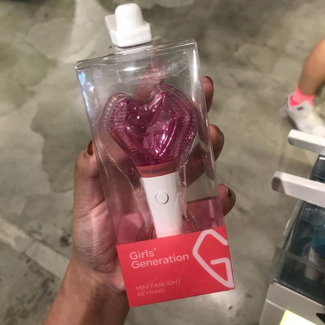 soft_mallang's tweet photo. [MY GO]
#SM artist mini fanlight
✨Price: RM95
🚚Postage: RM8 wm / RM12 em

*While stocks lasts*

DM @soft_mallang to order!

#SMTOWN #NCT #NCT127 #GirlsGeneration #TVXQ #superjunior #redvelvet #shinee #smstore #smartist #smfanlight #minilightstick #lightstick #minifanlight https://t.co/rZC4xHEIV1