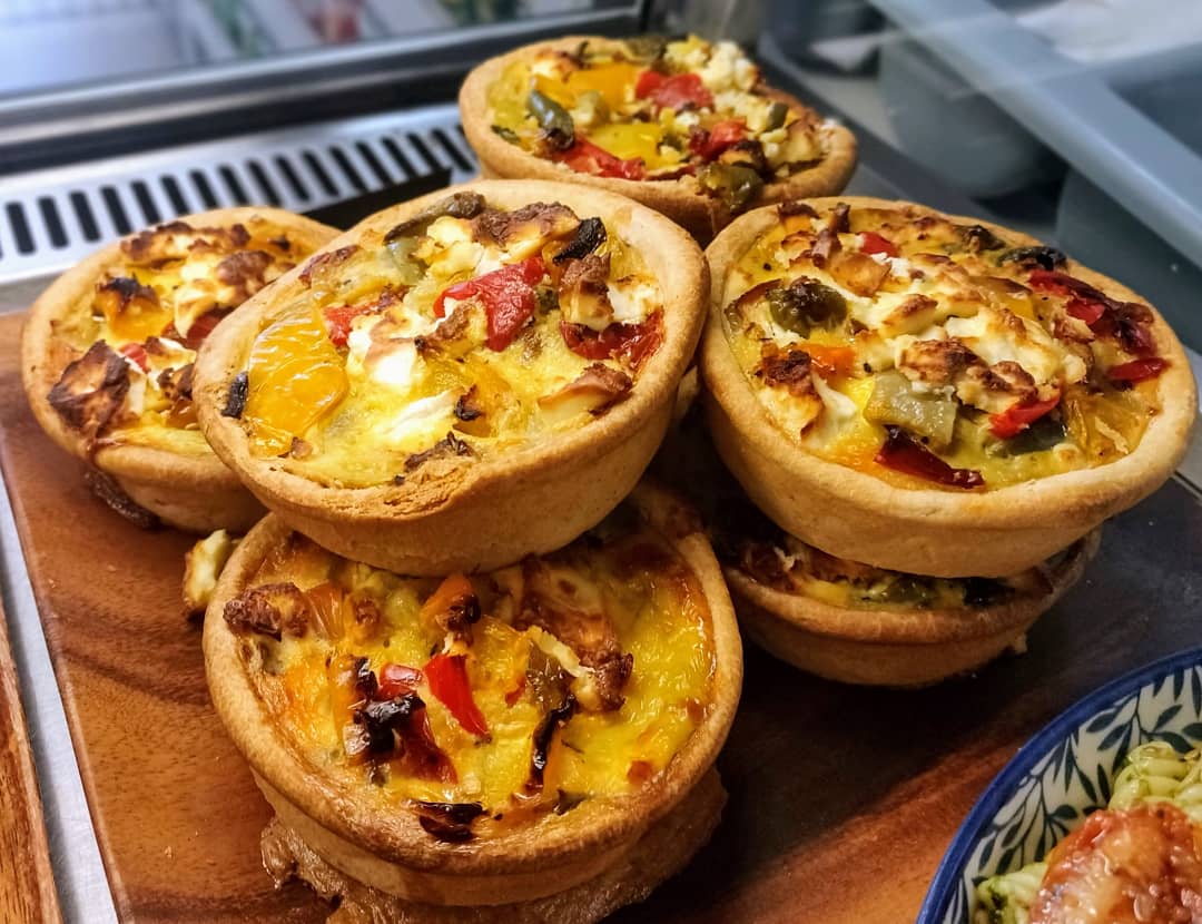 EllensCobh's tweet photo. Saturday Brunch at Ellen's, serving delicious 😋 'till 5pm 🕔

#Cobh #Cork #Ireland #Fresh #local #ingredients #food #foodie #events #catering #deli #DoorstepSambos #CakeMaking #savoury #Sweet #glutenfree https://t.co/ESHA9S4kNS