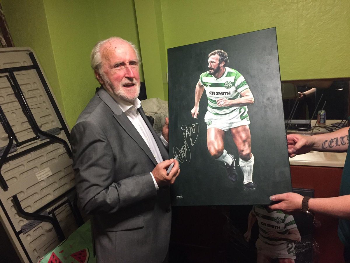 spot_penalty's tweet photo. Danny loving the artwork here by @McGarveyArt on sale now from @spot_penalty @PaulDykes @citizentommy @CelticGossip @BarbaraMcMahon8 @wee_kezza @pureisheragain https://t.co/piJtWDir3h