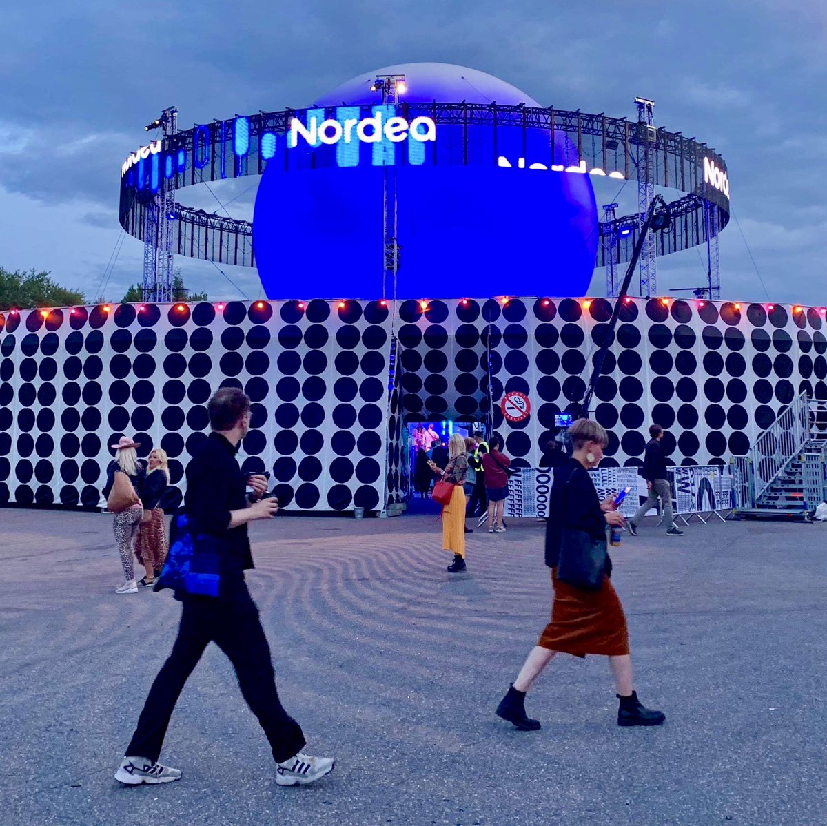 inspirito's tweet photo. Siinä se sitter on - maailman suurin #maapallopankki. Vastuullisen sijoittamisen aikakausi on täällä.
#FlowFestival #FlowFestival2019 #NordeaFlow #Nordea https://t.co/AxxZWomM9U