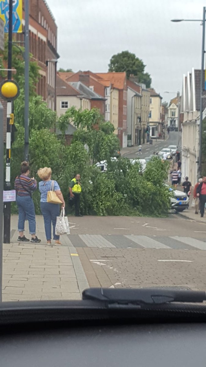 Leelag13's tweet photo. @BBCNorfolk road outside cinema city currently blocked https://t.co/xwvpGEdoUV