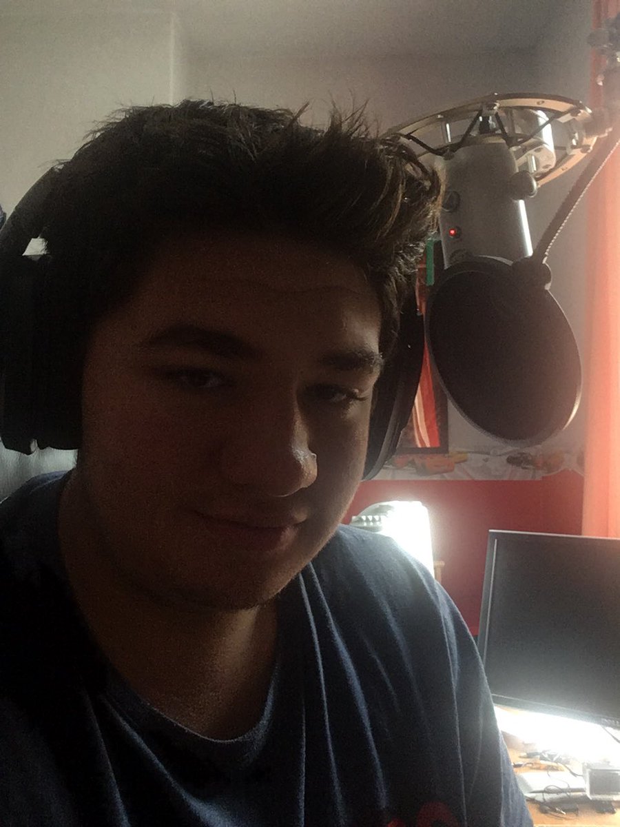 SpiketoothWolf's tweet photo. Live on Twitch for my minecraft server launch! @SpikeCraft_ https://t.co/ZQIHsimFwo #minecraft #server #minecraftserver #newserver #twitch #twitchstream #live #livestream #join #watch https://t.co/UjehxEFMzR