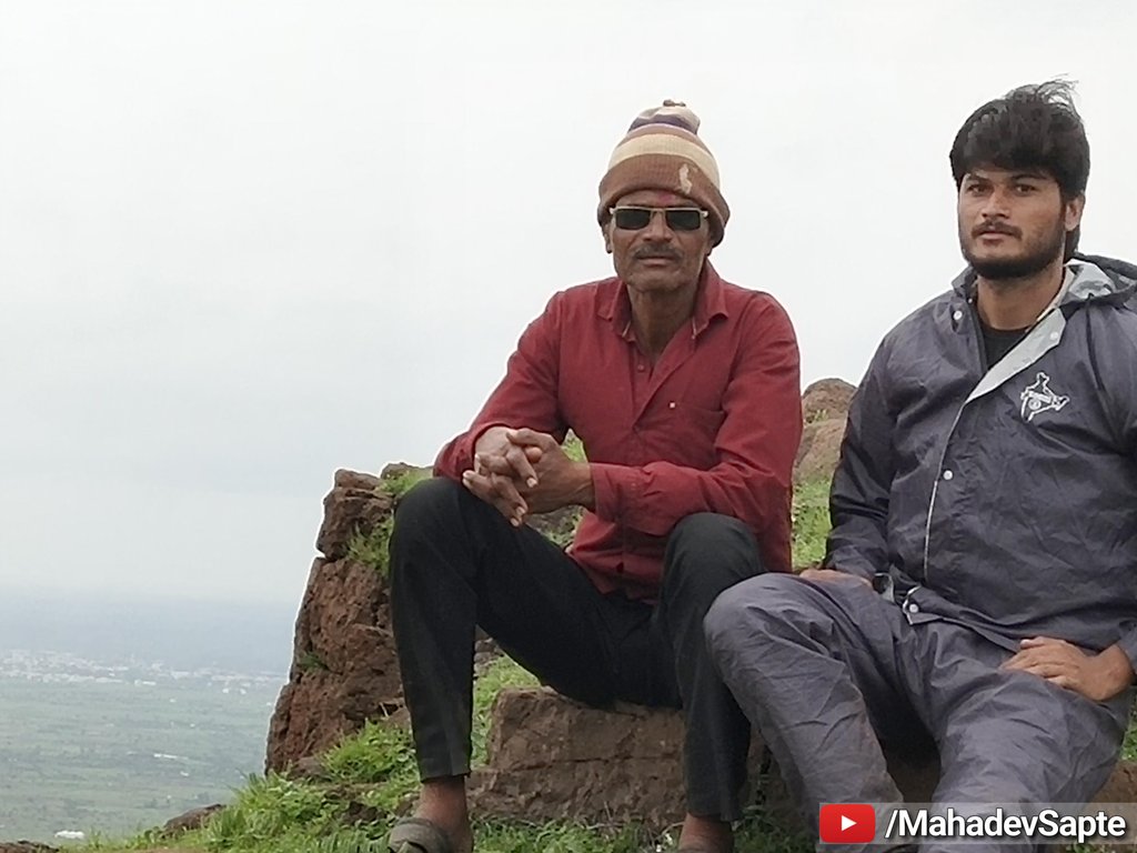 MahadevSapte5's tweet photo. Varugad fort trek with my Father #mahadevsapte #trek #varugad #satara #maharastra #incredibleindia #sahyadri_clickers #sahyadri #varugadfort https://t.co/eI54PqTEWN