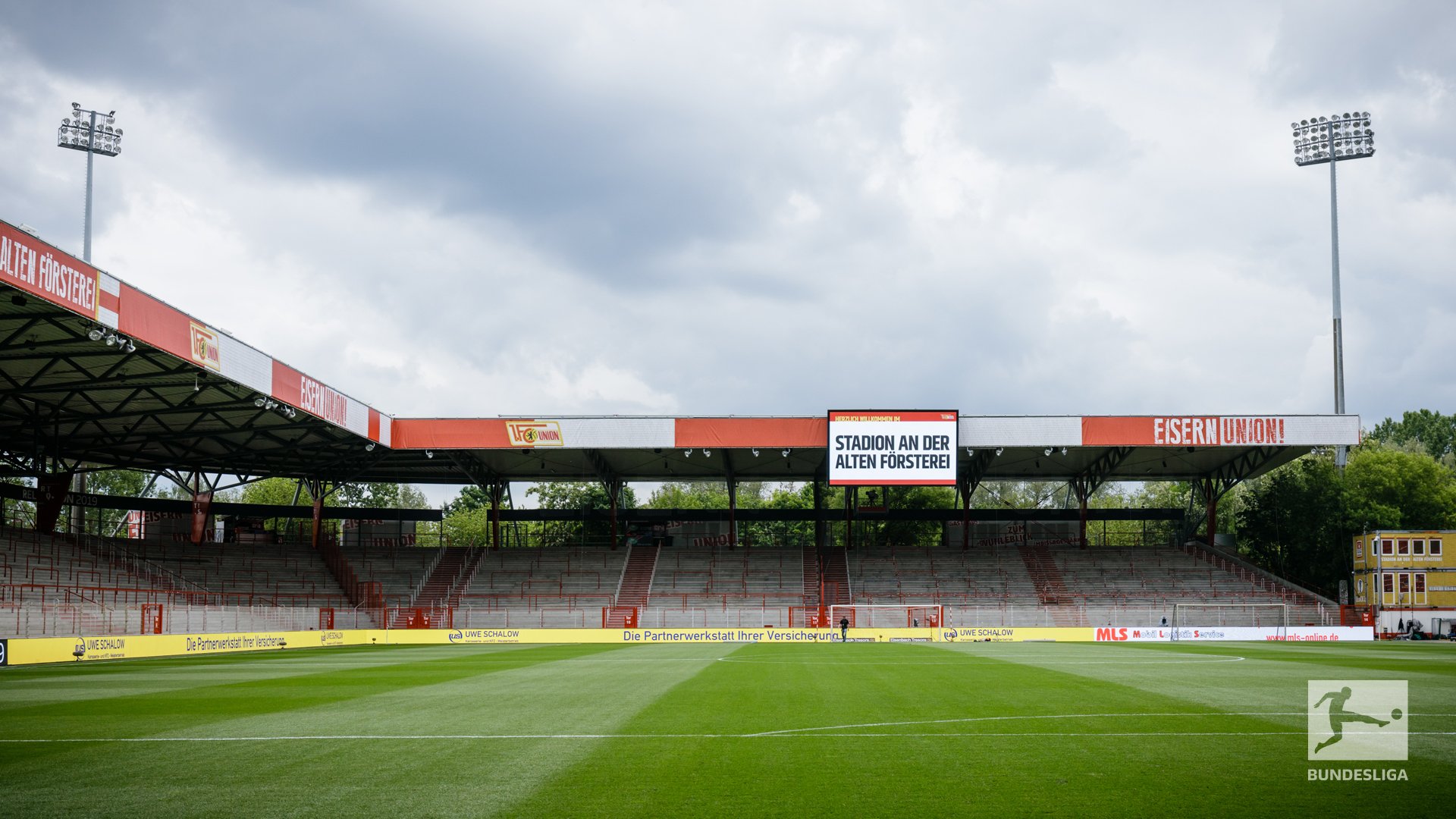 Стадион 85. Стадион Union Berlin. Stadion an der alten Försterei стадион. ФК Кельн стадион. Фрей Отто Берлинский стадион.