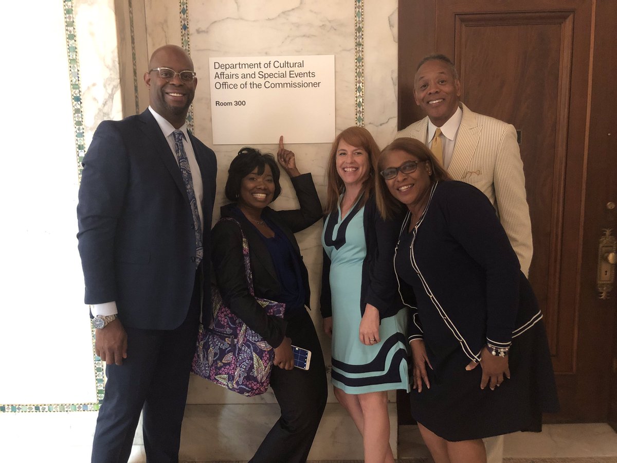 Marketing4Crown's tweet photo. So honored to meet @ChicagoDCASE with the @KK_College CECA team to discuss ways to collaborate and partner. #KKC_DifferenceMakers #CECA4Real Check us out @Chancellor_Juan @eblugo81 @robgraham626 https://t.co/vzAMqluP4D