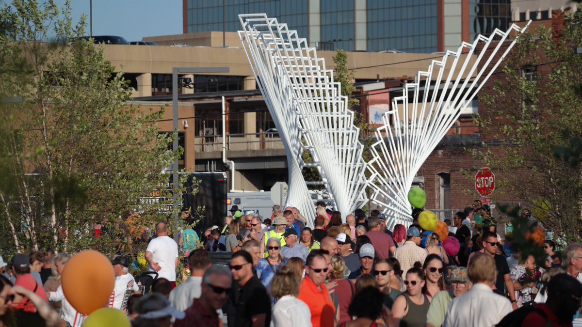 SierraTufts's tweet photo. We continue our #PromenadeFW coverage this morning on First News with @CityofFortWayne’s Natalie Eggeman. We’ll let you know what events are going on today for Recreation Day! 📸: @AaronOrganWANE https://t.co/sdk2wA6ZUp