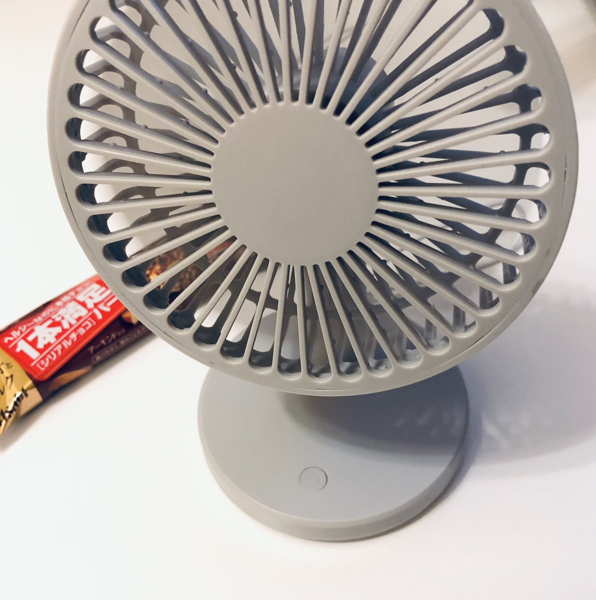 DAISOの扇風機、強さも3段階変えられてなかなか良いじゃん。 