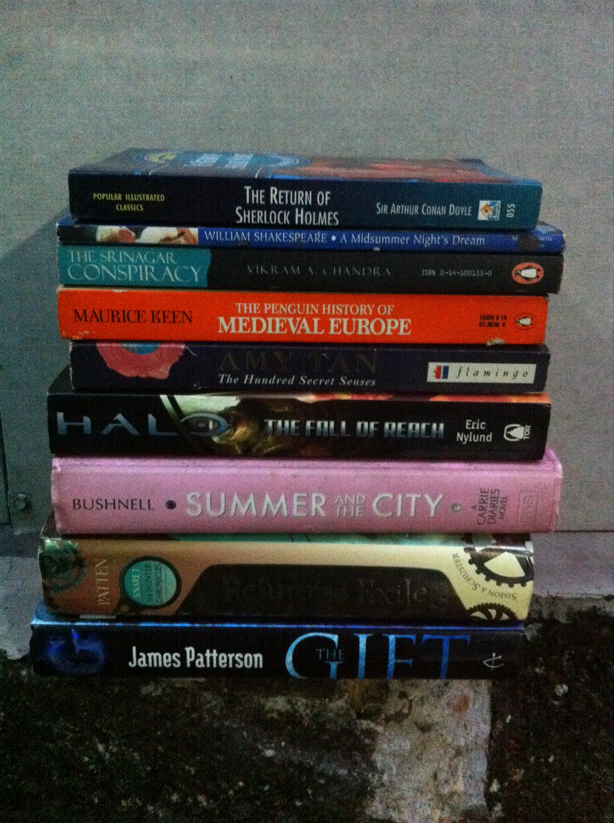 jurugedor's tweet photo. Semua buku ini dalam bahasa inggris yak teman-teman. Perbukunya 25rb.

Silakan dipilih. 
Bagi yang mudik hati-hati di perjalanan. Salam untuk keluarga di rumah 🙏 https://t.co/9UaGaaKc5U
