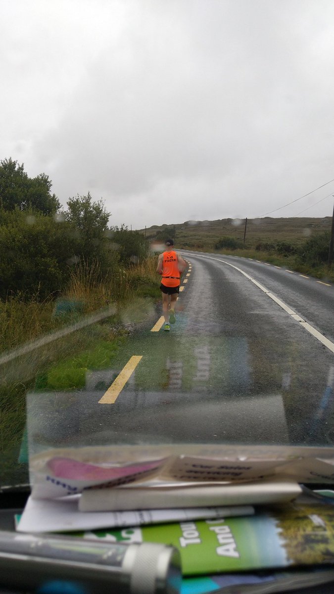 24lef's tweet photo. Fozzy after 40 miles. Rain starting to come down. #connemara100 #kerrycrusaders #24lef https://t.co/13kod2oJQQ