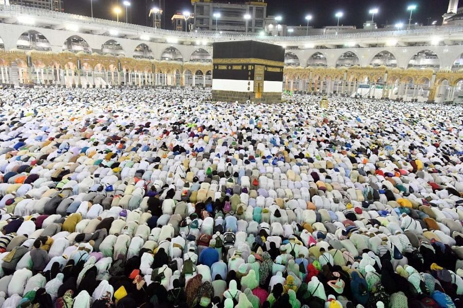 Vakfe duamızı yaptık. Bizi hacca kavuşturan rabbimize şükürler olsun. Hac aşkıyla tutuşup gözü yaşlı bekleyen tüm hacı adaylarına da rabbim nasip etsin inş.