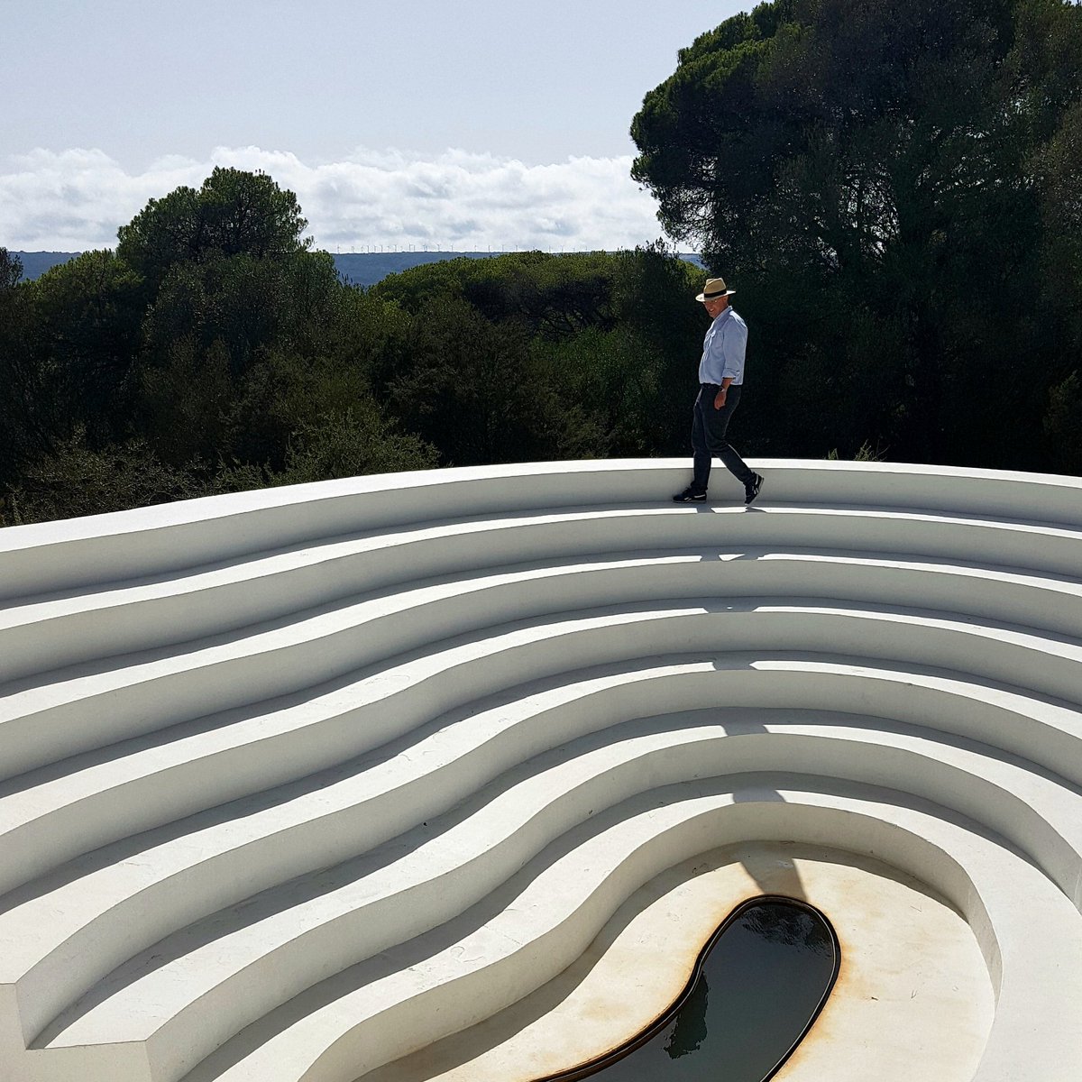 gabriel_verd's tweet photo. Magnífica tarde la de ayer para pasar el #ViernesdeArte en la @NMAC_ART
Visita obligada para disfrutar de Arte Contemporáneo en un entorno inigualable en #Vejerdelafrontera 

#JamesTurrel #GunillaBandolin #OlafurEliasson etc https://t.co/vcP0kiGBAk