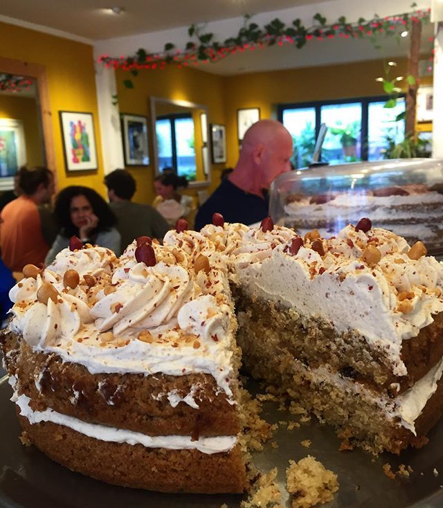 rootcandi's tweet photo. 🥜Im a Peanut Cake🥜
Hear me roar!! .
.
.
.
.
.
#peanutcake #peanut #iydea #iydeabrighton #northlaine #northlanesbrighton #vegan #veganfood #cake #treatyoself #sweet https://t.co/HfH8Fq1Wmo https://t.co/h3QaRXUru1