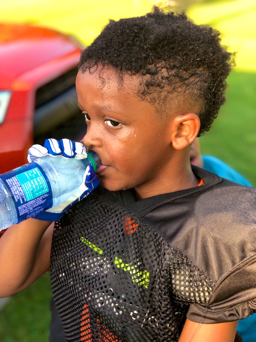 LashanaMcda's tweet photo. My football player ❤️ #acworthwarriorsfootball 🧡💙 #8under🏈 https://t.co/hADG34Qkfj