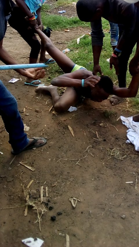 KeyAids's tweet image. #LGBT people are facing a lot of hostilities and homophobia attacks in #Uganda.
 This guy was violently beaten by the homophobic Family and community, and later chased away from home in Kampala, #Uganda
@UNHCRgov @washingtonpost @nytimes @UNHCR_NE  @BBCNews @UNHCRfrance @UNCHR