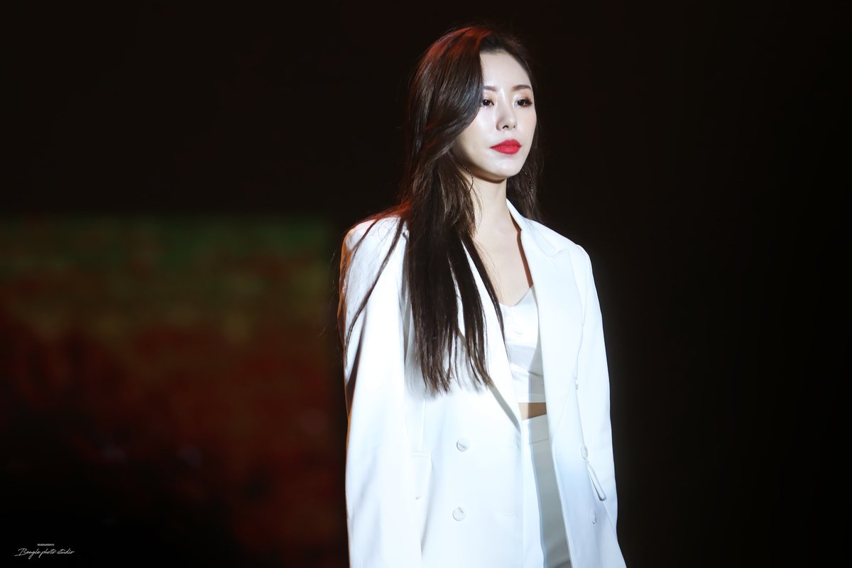 Beagle_studio's tweet photo. 190728 4season F/W in 대구

#마마무 #휘인 #MAMAMOO #WHEEIN https://t.co/ias08YVDNy